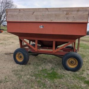 USED EQUIPMENT J&M GRAVITY WAGON