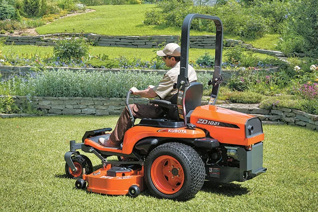 zd1021_mowing_rear_3_41